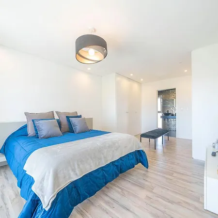 Сasa de vacaciones Black Pool House Just 10 Minutes Away From The