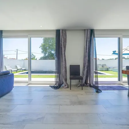 Holiday home Black Pool House Just 10 Minutes Away From The