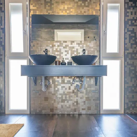 Сasa de vacaciones Black Pool House Just 10 Minutes Away From The Amora