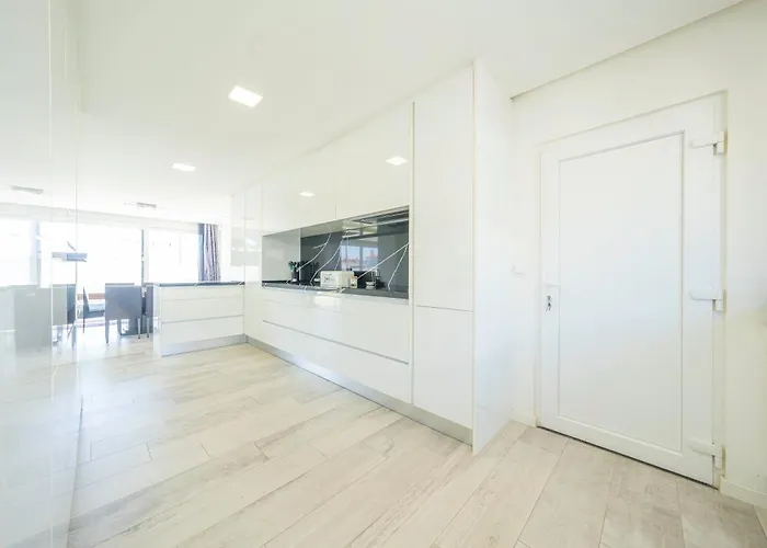 Black Pool House Just 10 Minutes Away From The 度假居 *