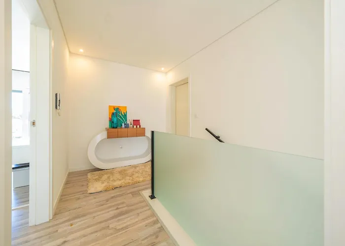 度假居 Black Pool House Just 10 Minutes Away From The