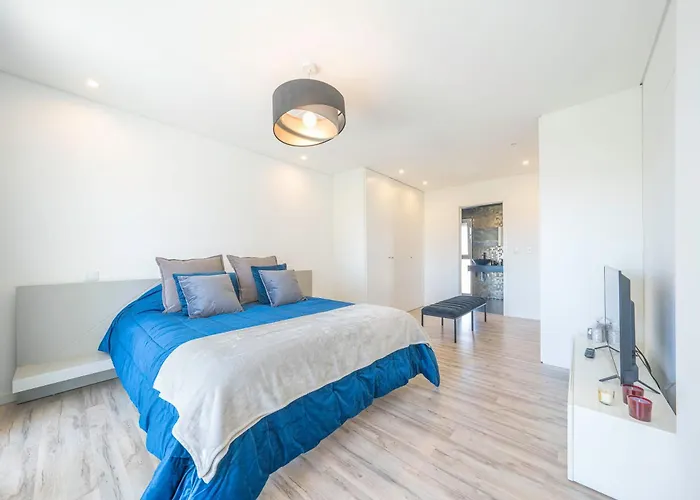 度假居 Black Pool House Just 10 Minutes Away From The