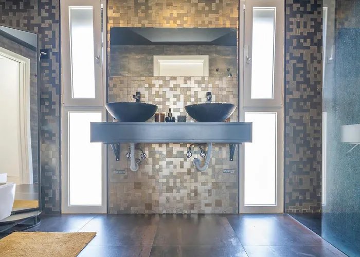 度假居 Black Pool House Just 10 Minutes Away From The 阿莫拉