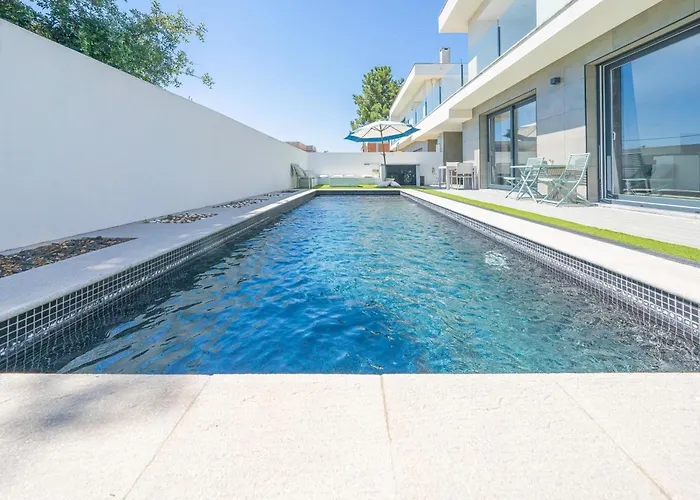 Black Pool House Just 10 Minutes Away From The 度假居 *